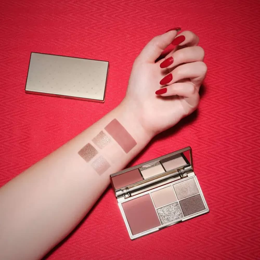 Палетка для макияжа Illusion Palette For Cheeks & Eyes, 4,5 г.+4х1.5 г. - фото 3