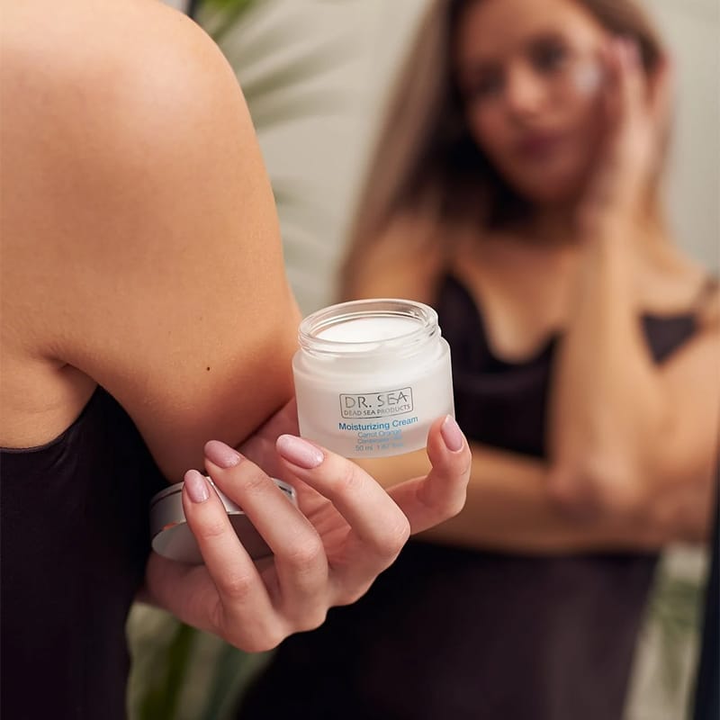 Увлажняющий крем для лица с маслами моркови и экстрактом апельсина Moisturizing Cream - Carrot & Orange, 50 мл - фото 4