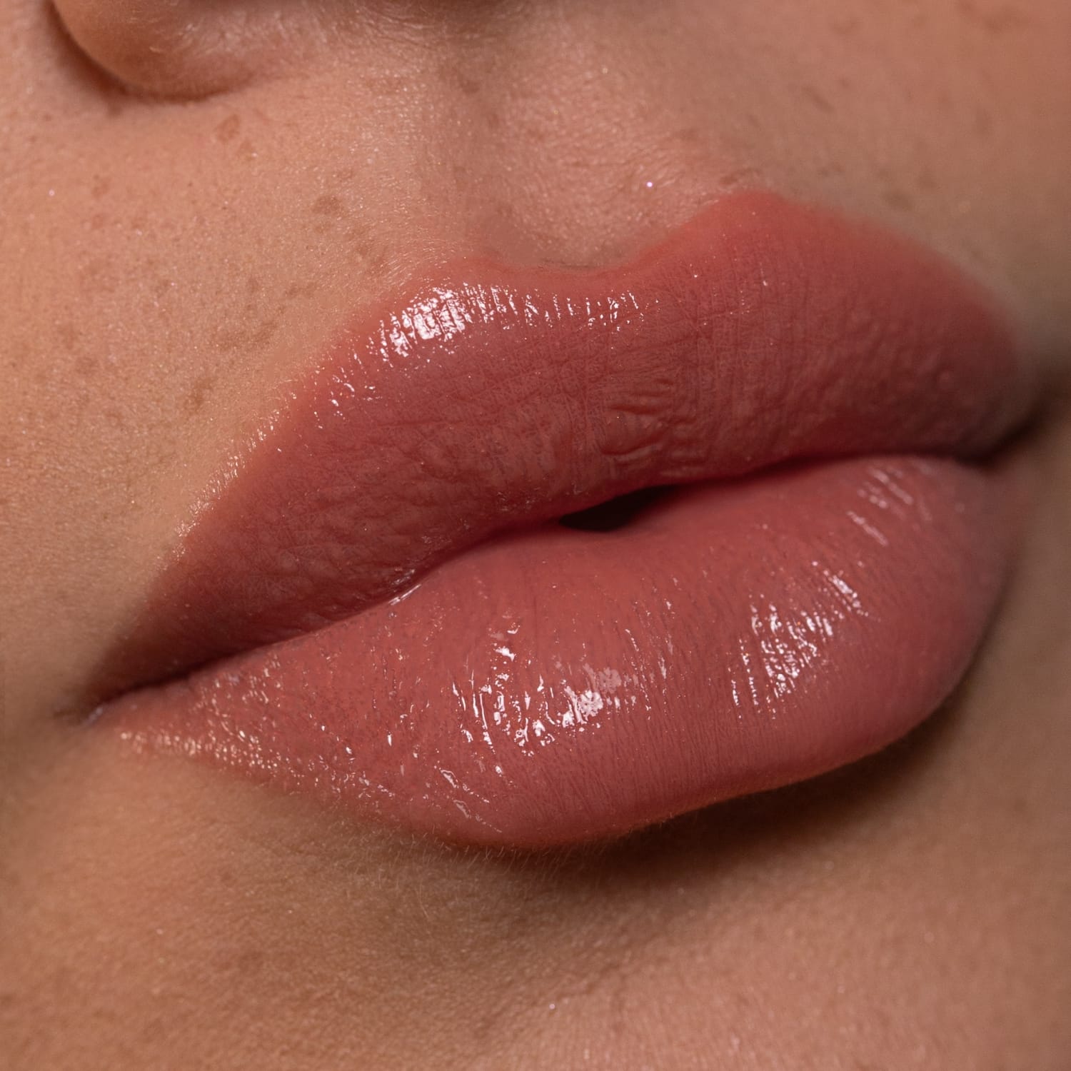 Увлажняющая губная помада-блеск Ultra Rich Sheer Lipstick - фото 6