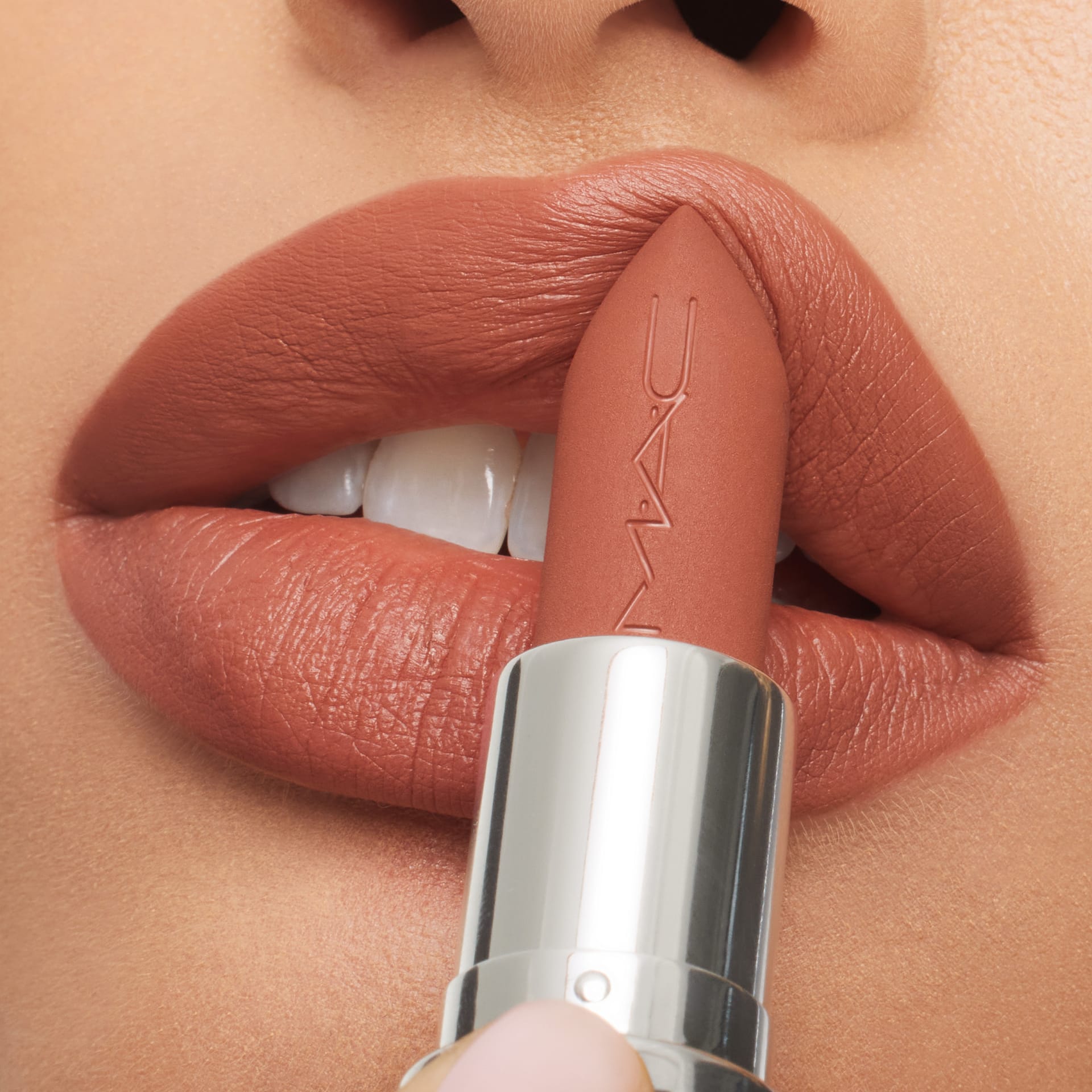 Губная помада MAC Macximal Matte Lipstick - фото 4