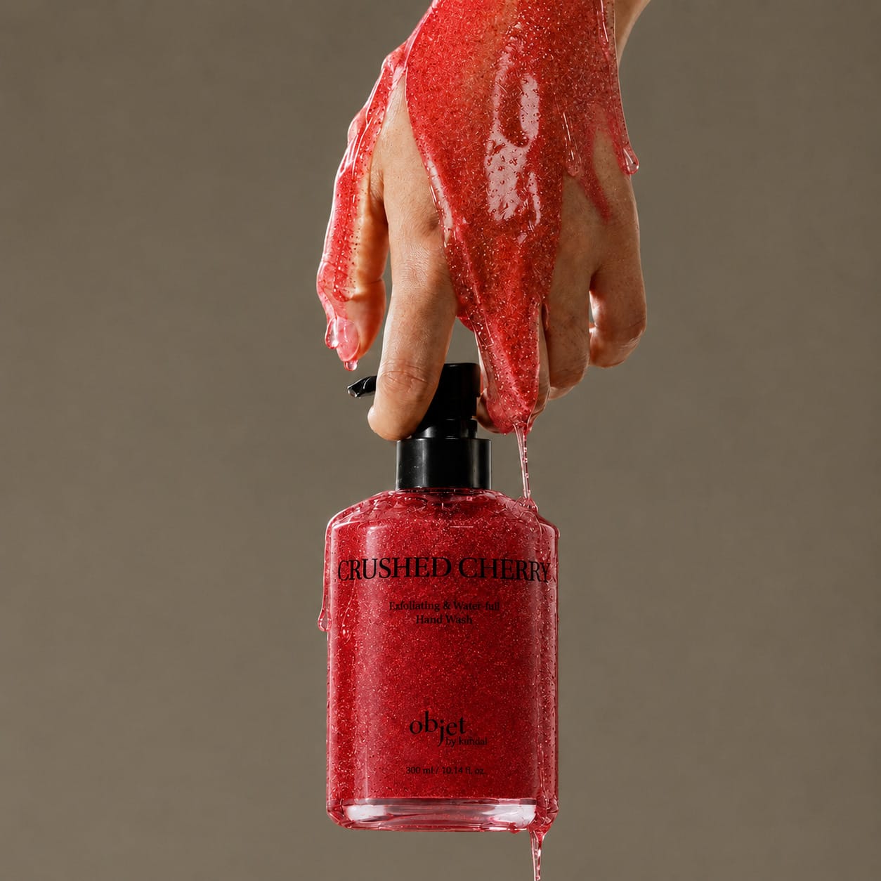 Отшелушивающее жидкое мыло для рук Objet By Kundal Exfoliating & Waterfull Hand Wash Crushed Cherry, 300 мл - фото 2