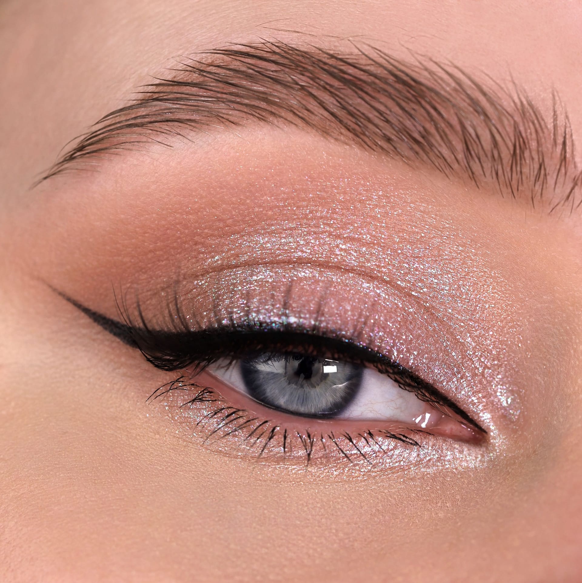 Тени для век Relouis Pro Eyeshadow Sparkle - фото 3