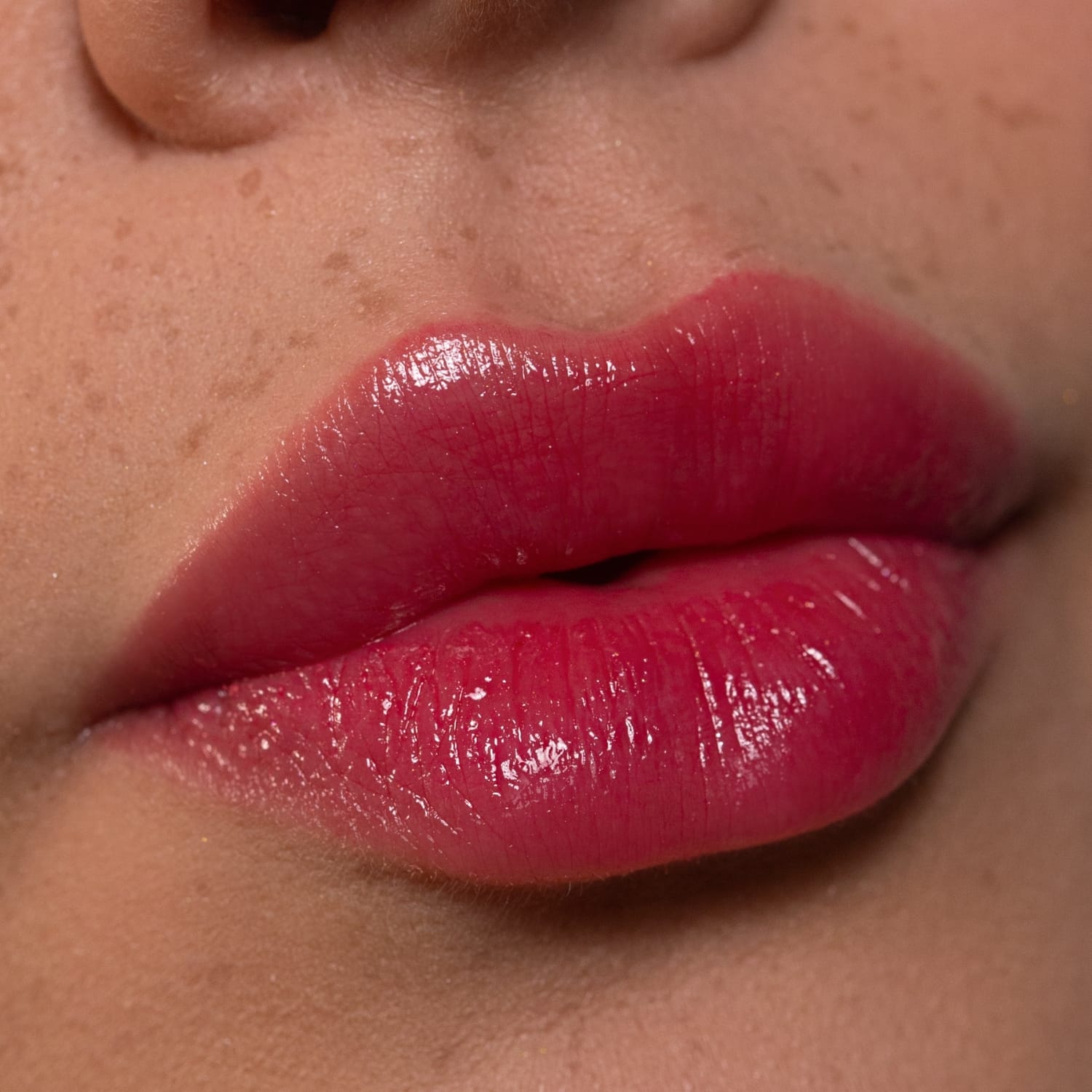 Увлажняющая губная помада-блеск Ultra Rich Sheer Lipstick - фото 6