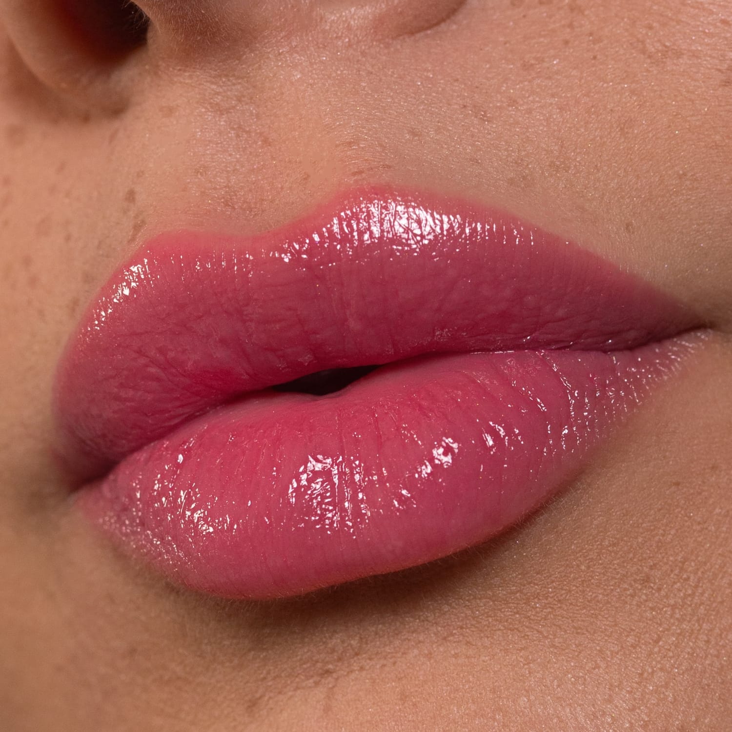 Увлажняющая губная помада-блеск Ultra Rich Sheer Lipstick - фото 6