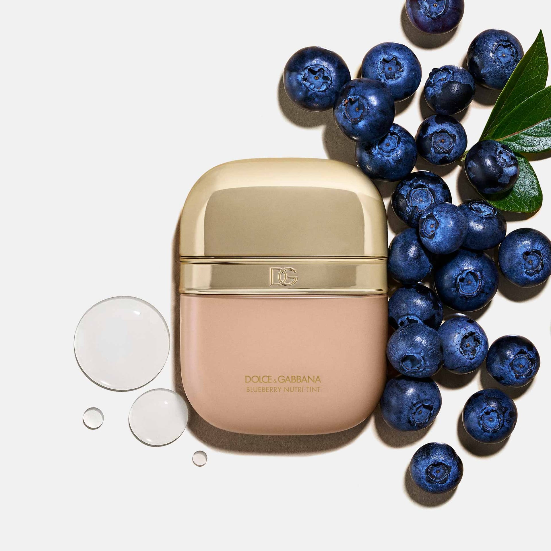 Увлажняющий тональный крем с эффектом сияния Blueberry Nutri-Tint - фото 6