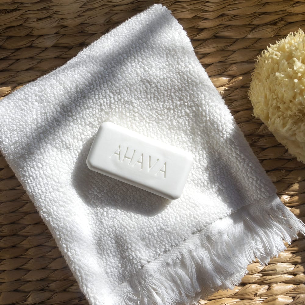 Увлажняющее мыло туалетное твердое для лица и тела Moisturizing Salt Soap, 100 г - фото 3