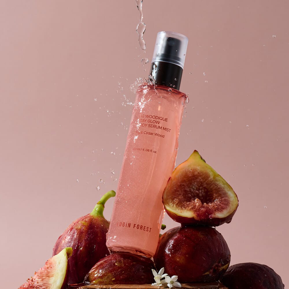 Увлажняющая, придающая сияние сыворотка-мист для тела  Fig Woodique Stay Glow Body Serum Mist, 120 мл - фото 4