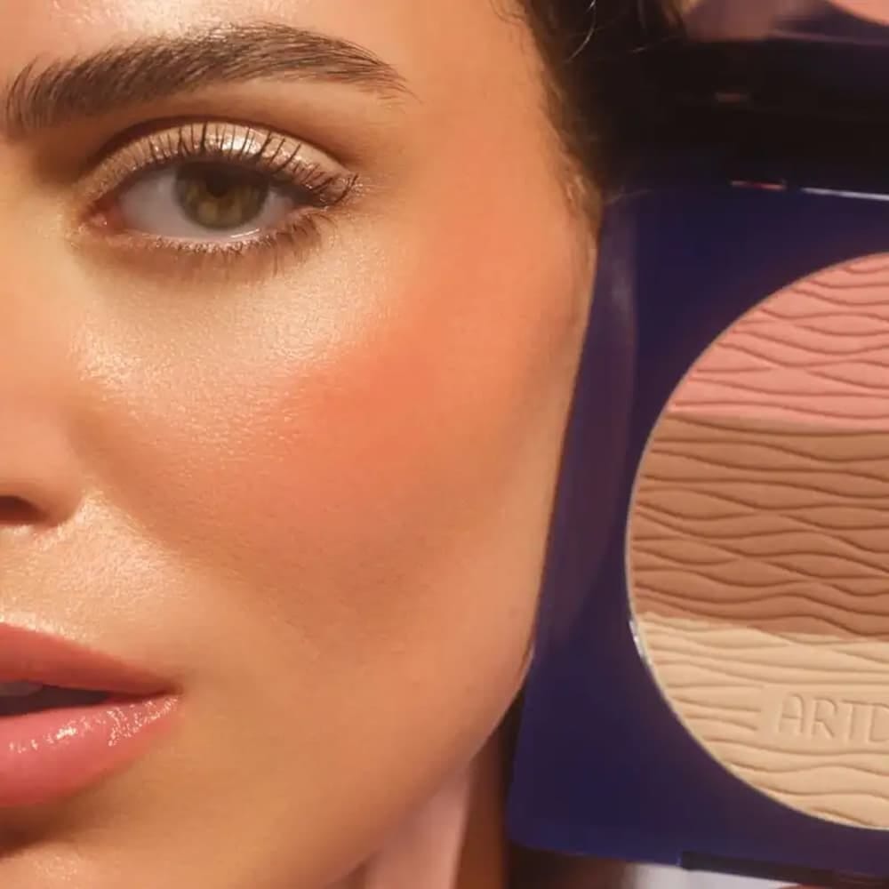 Трехцветная бронзирующая пудра для лица All Seasons Bronzing Powder, 13,5 гр - фото 4