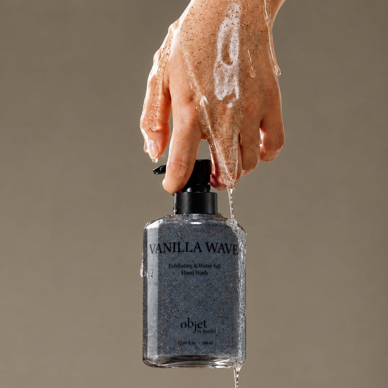 Отшелушивающее жидкое мыло для рук Objet By Kundal Exfoliating & Waterfull Hand Wash Vanilla Wave, 300 мл - фото 3