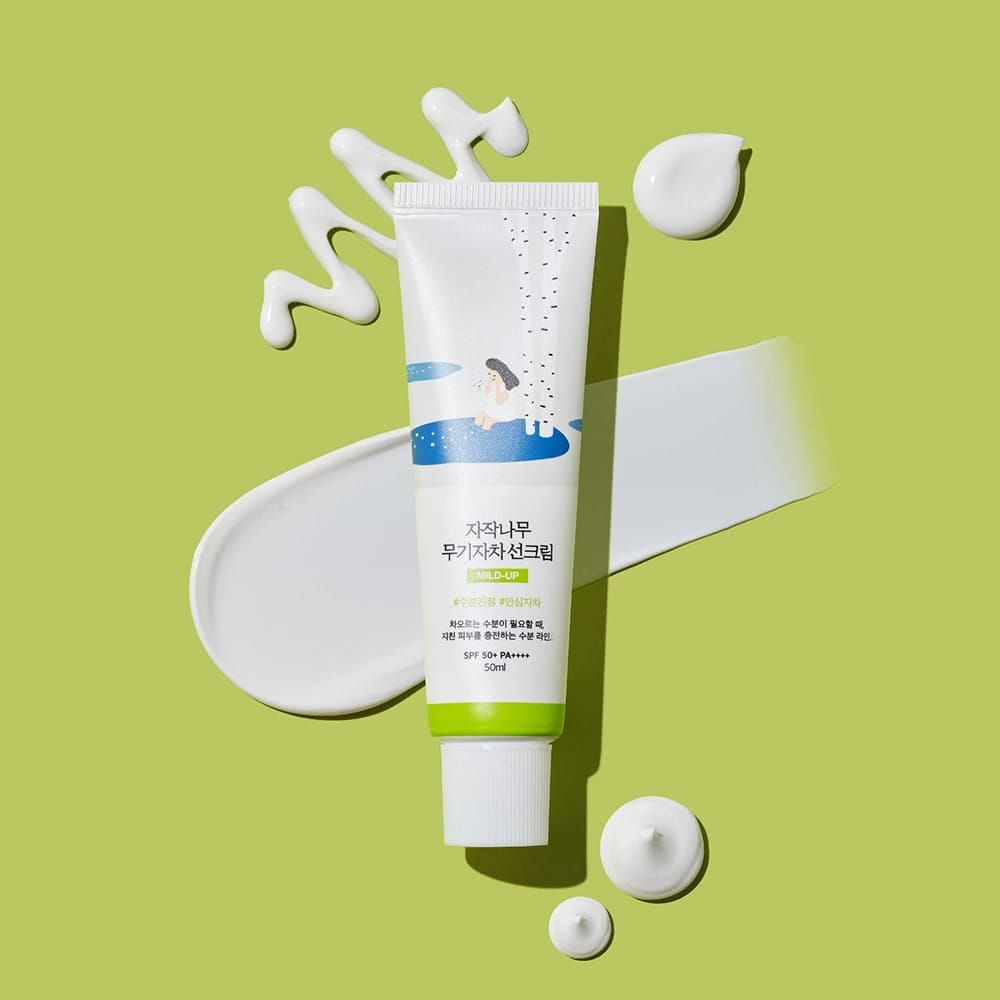 Увлажняющий, успокаивающий солнцезащитный крем для лица SPF 50+ PA++++ Birch Juice Mild-Up Sunscreen, 50 мл - фото 2