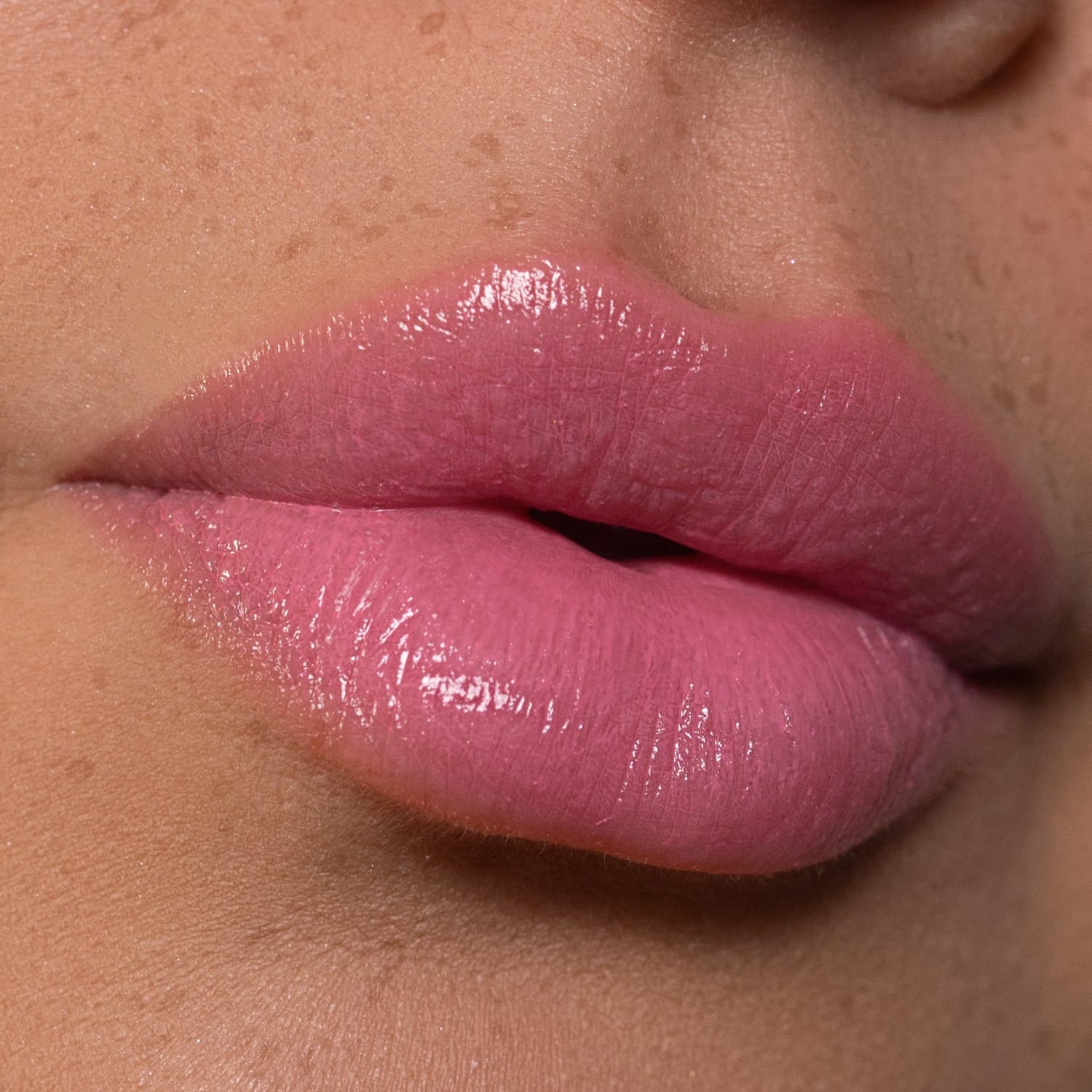 Увлажняющая губная помада-блеск Ultra Rich Sheer Lipstick - фото 6