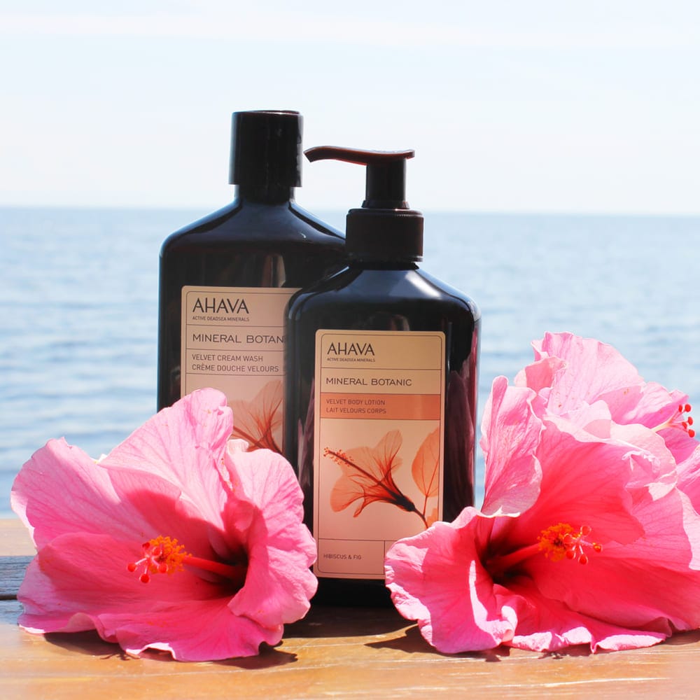 Бархатистый лосьон для тела гибискус и инжир Mineral Botanic Velvet Body Lotion Hibiscus & Fig, 500 мл - фото 3