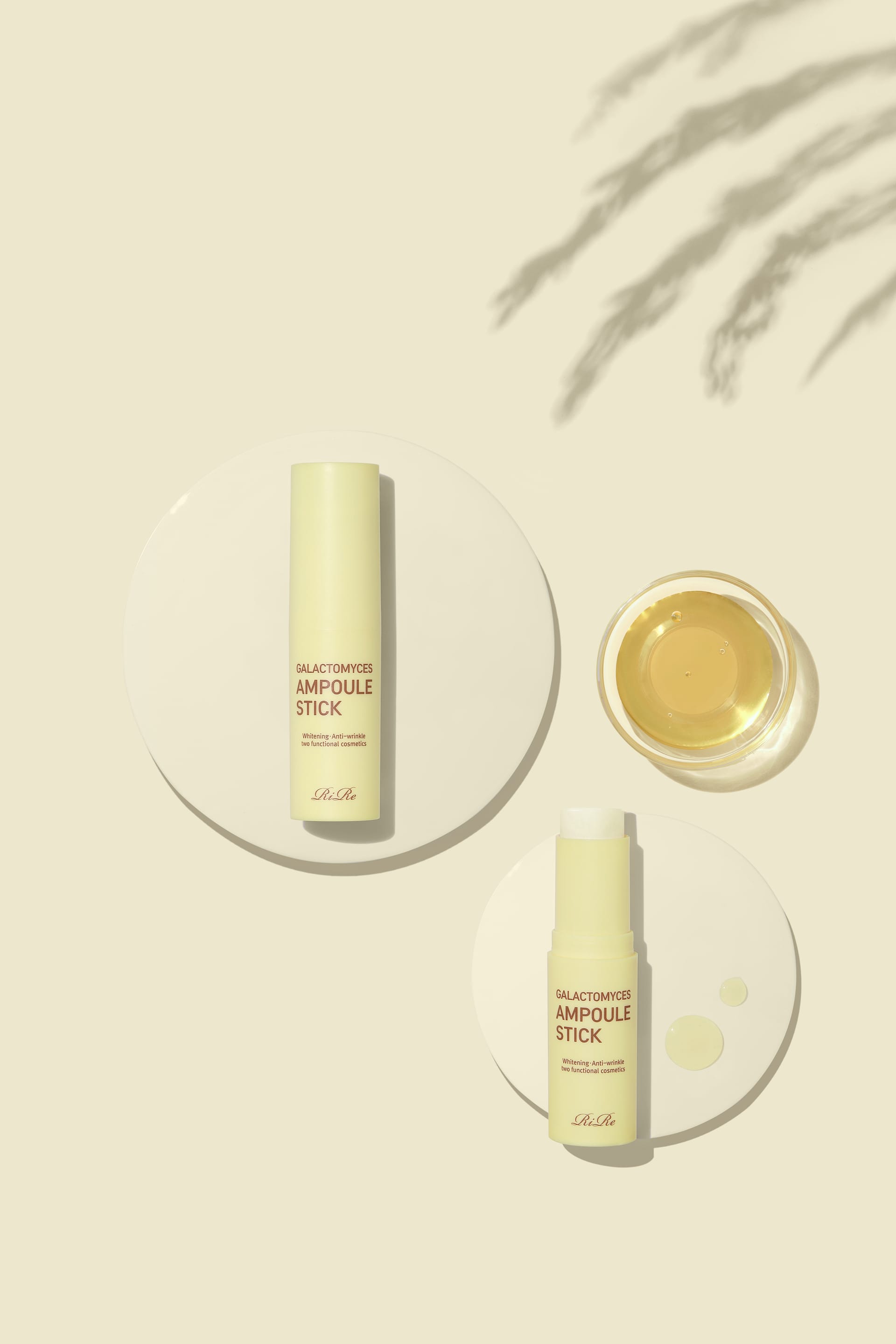 Сыворотка-стик для лица с галактомисис Gakactomyces Ampoule Stick, 15 гр  - фото 2