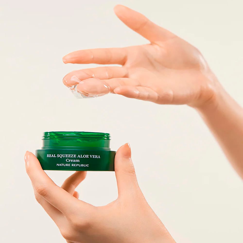 Увлажняющий крем для упругости и гладкости кожи лица Real Squeeze Aloe Vera Cream, 55 мл - фото 4