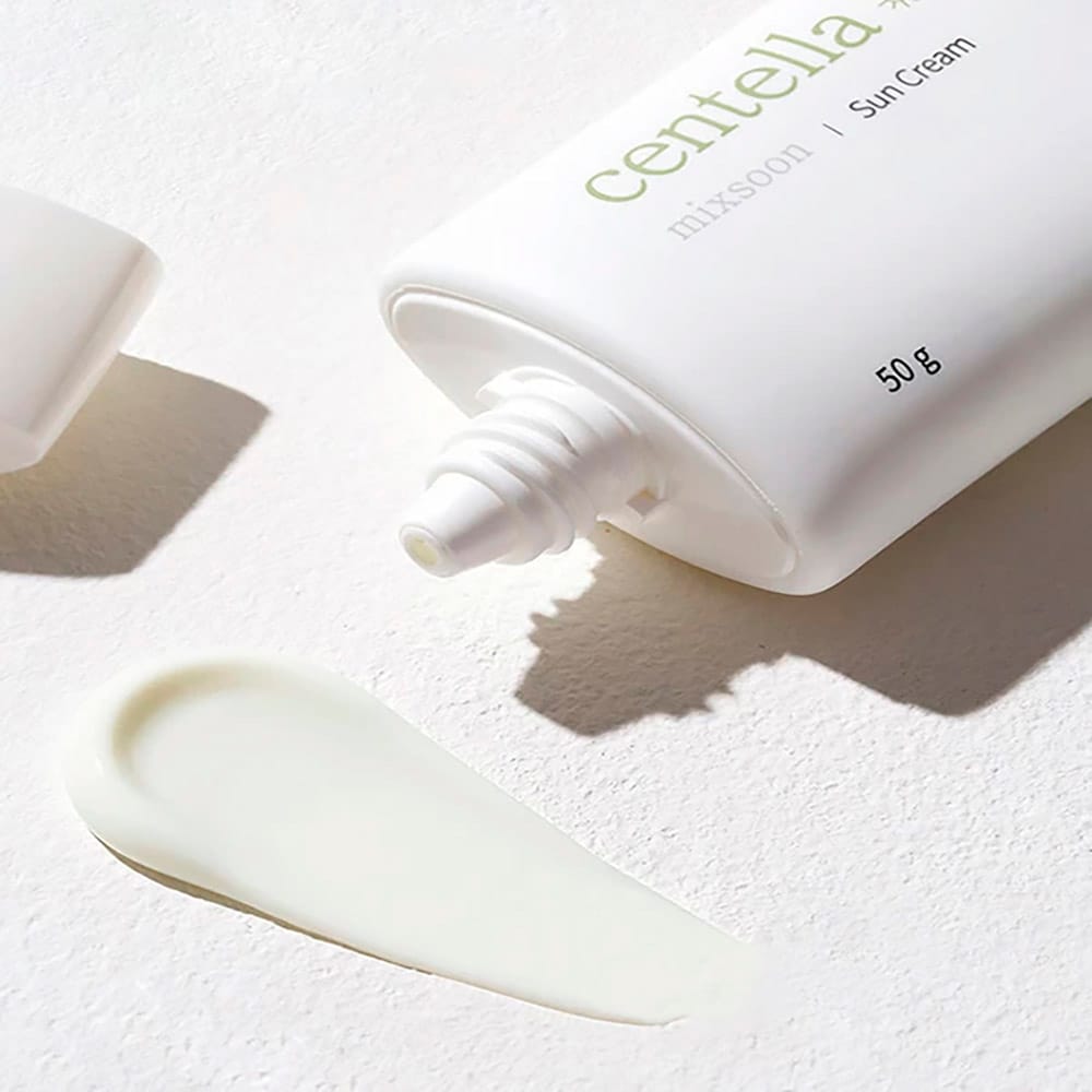 Успокаивающий солнцезащитный крем для открытых участков кожи SPF 50+ PA++++ Mixsoon Centella Sun Cream, 50 г - фото 4