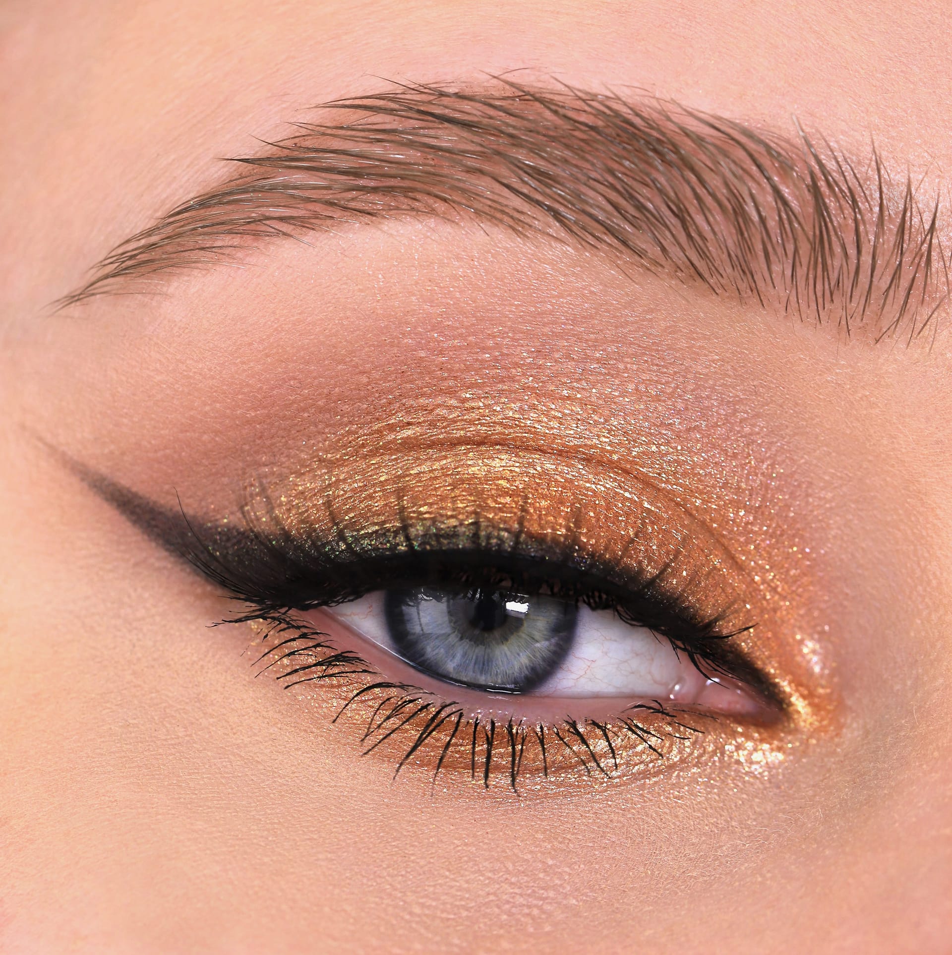 Тени для век Relouis Pro Eyeshadow Sparkle - фото 3